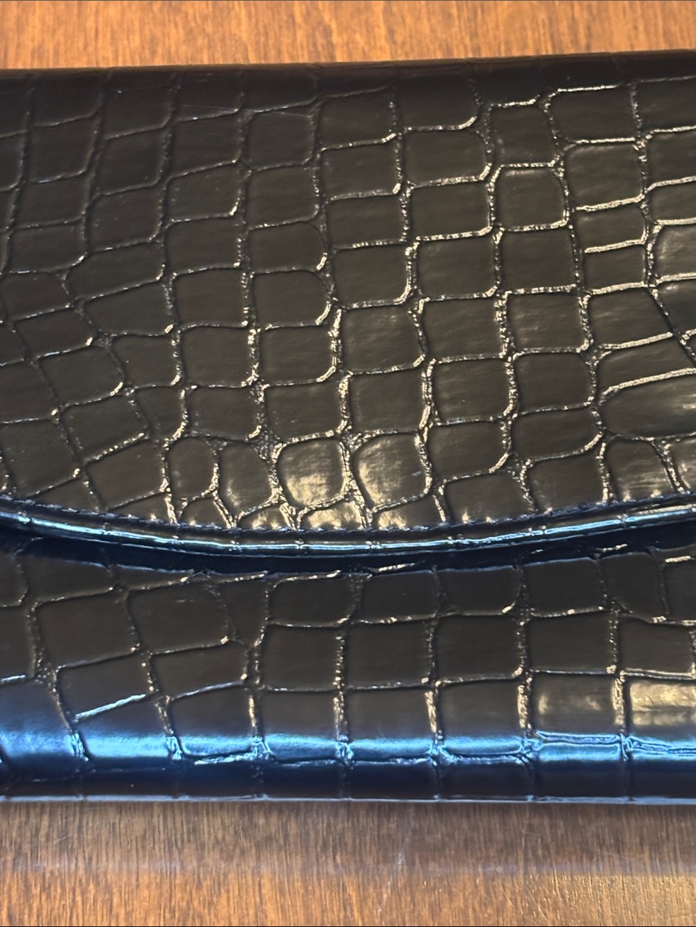 Elegant Black Croc-Embossed Women’s Clutch Wallet